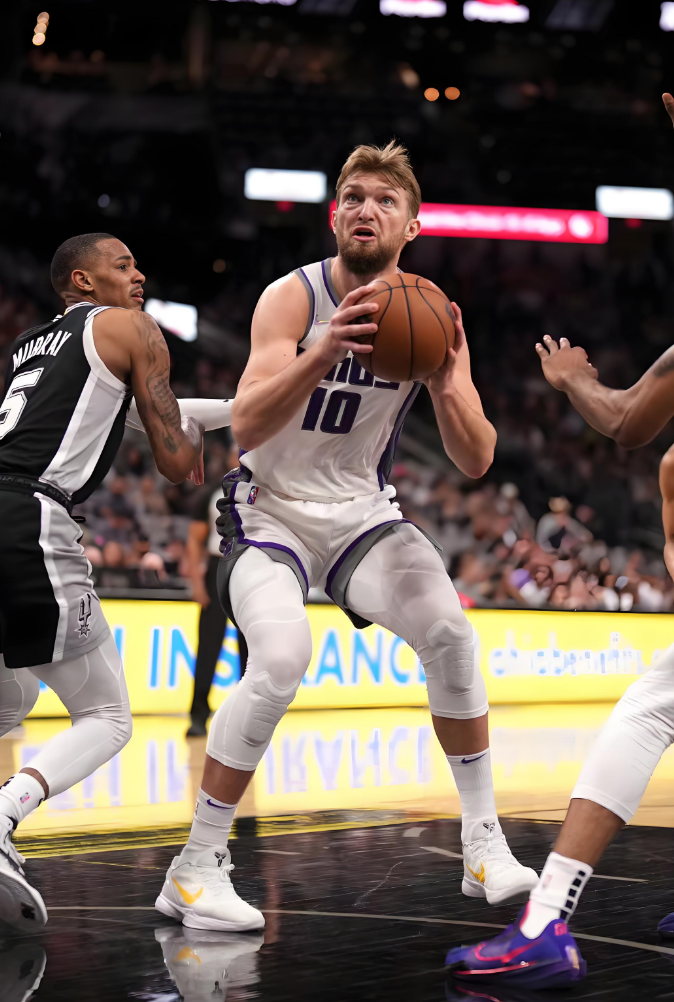 加时末段丹佛掘金备战NBA常规赛风云突变罗马冲刺阶段遗憾出局，密尔沃基雄鹿队长鼓劲瞬间刷屏的简单介绍