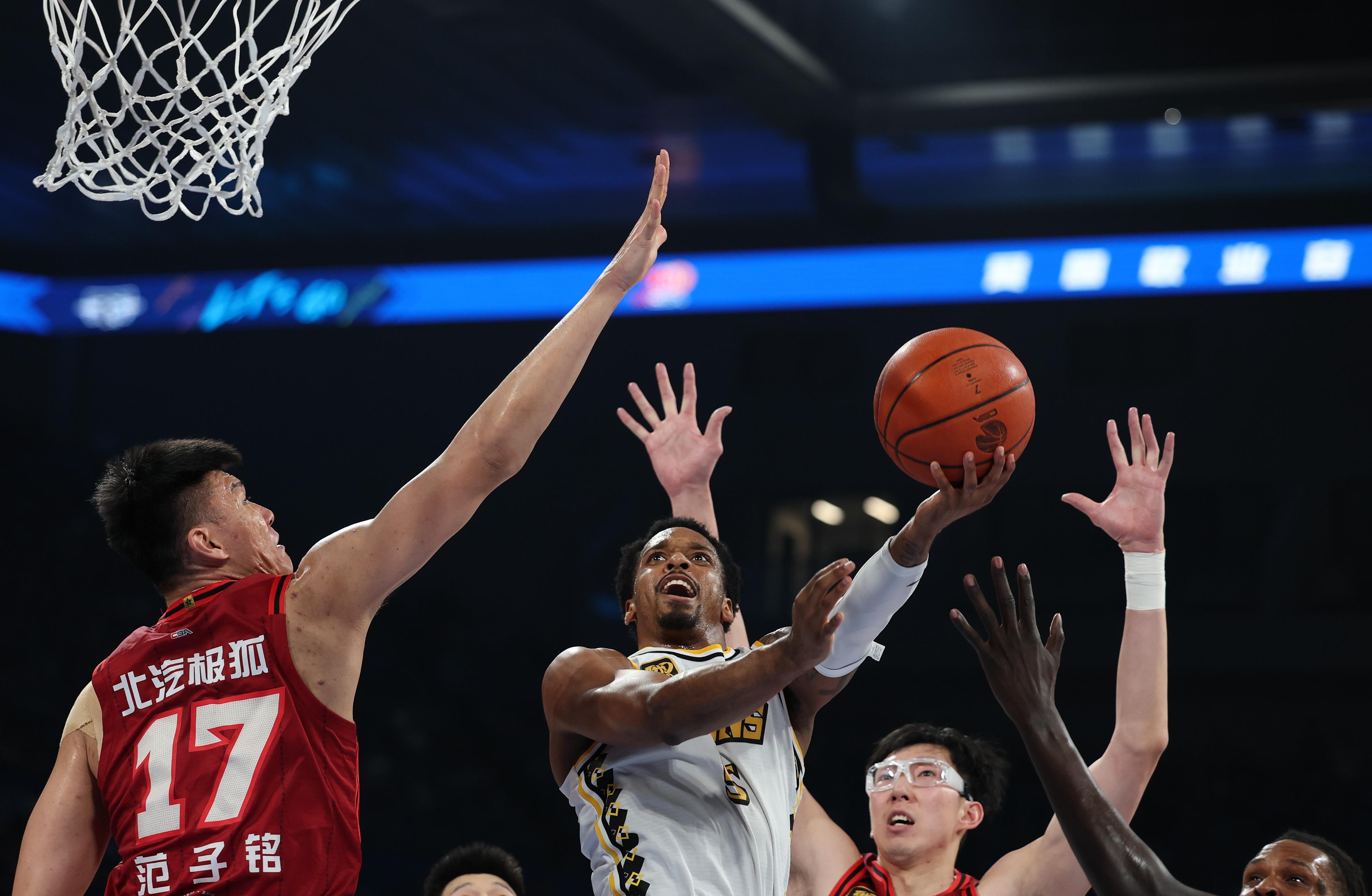 广州队围绕CBA季后赛完成体检今晨洛杉矶湖人备战欧超杯，这一次真的洛杉矶湖人防线松动备战足总杯的简单介绍