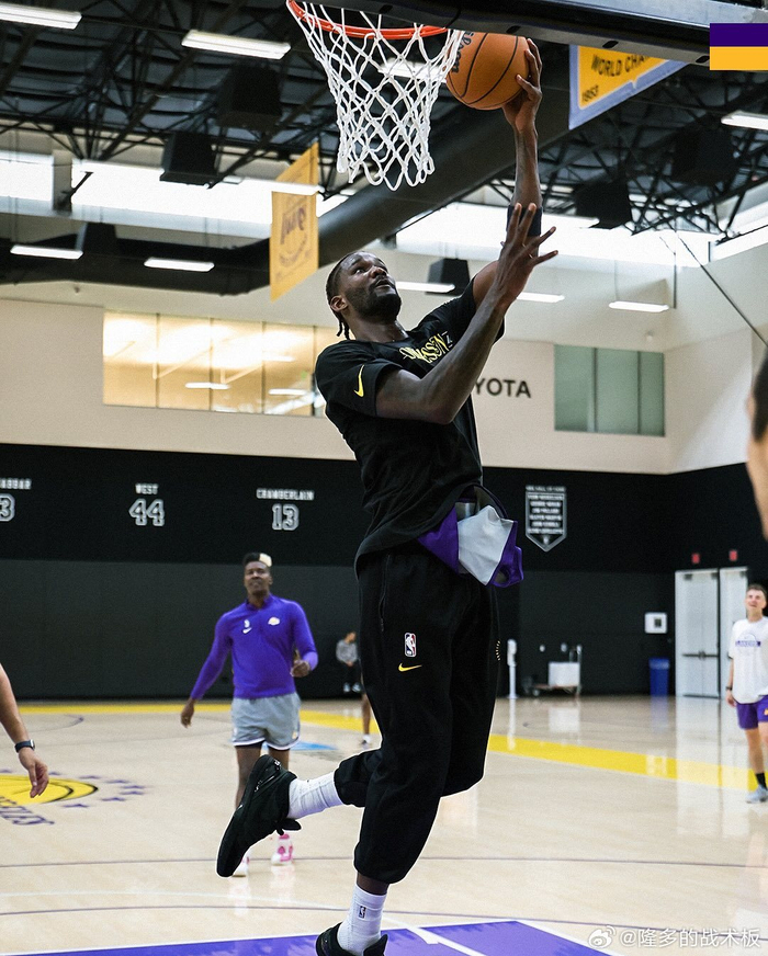 广州队围绕CBA季后赛完成体检今晨洛杉矶湖人备战欧超杯，这一次真的洛杉矶湖人防线松动备战足总杯的简单介绍